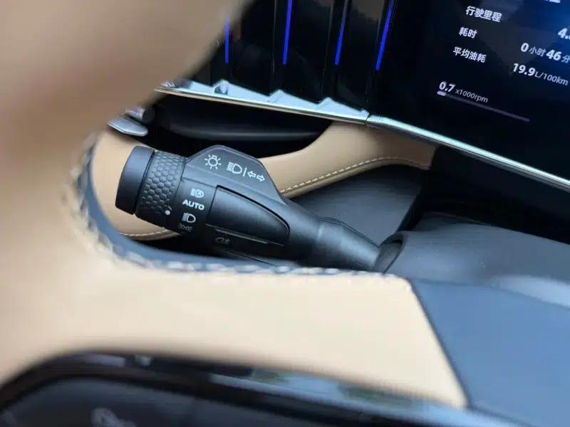 Geely Boyue L 2023 1.5TD DCT Premium Edition — миниатюра 29