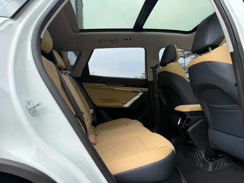Geely Boyue L 2023 1.5TD DCT Premium Edition — миниатюра 39