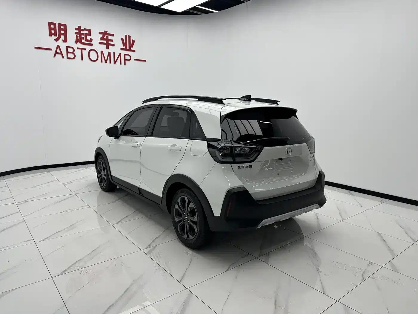 LIFE 2021 1.5L CVT CRO-SS Fun Edition — миниатюра 8