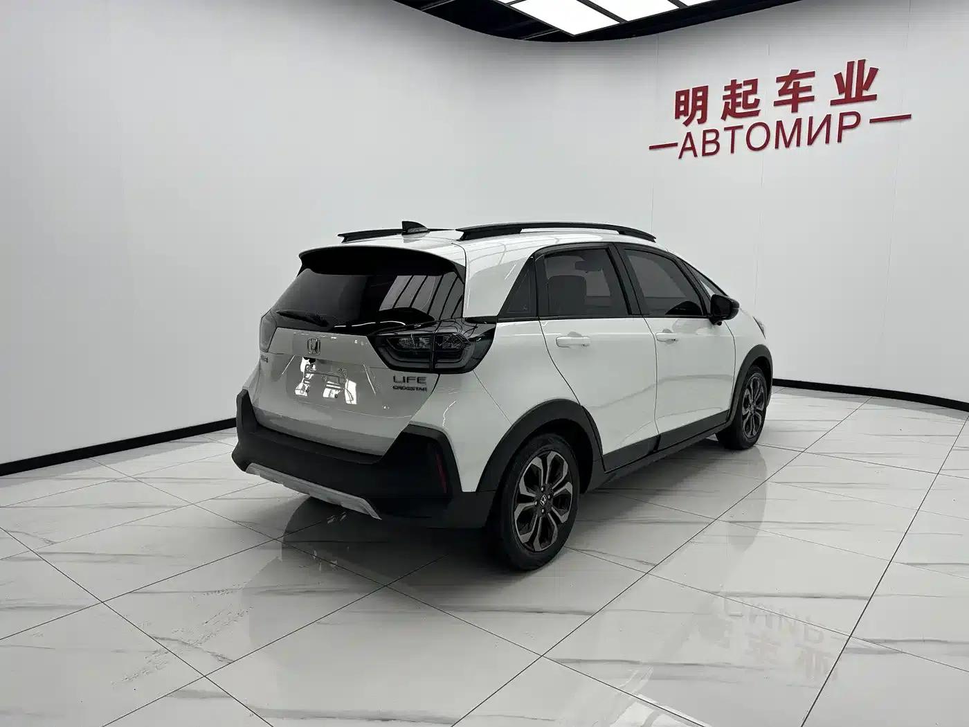 LIFE 2021 1.5L CVT CRO-SS Fun Edition — миниатюра 9