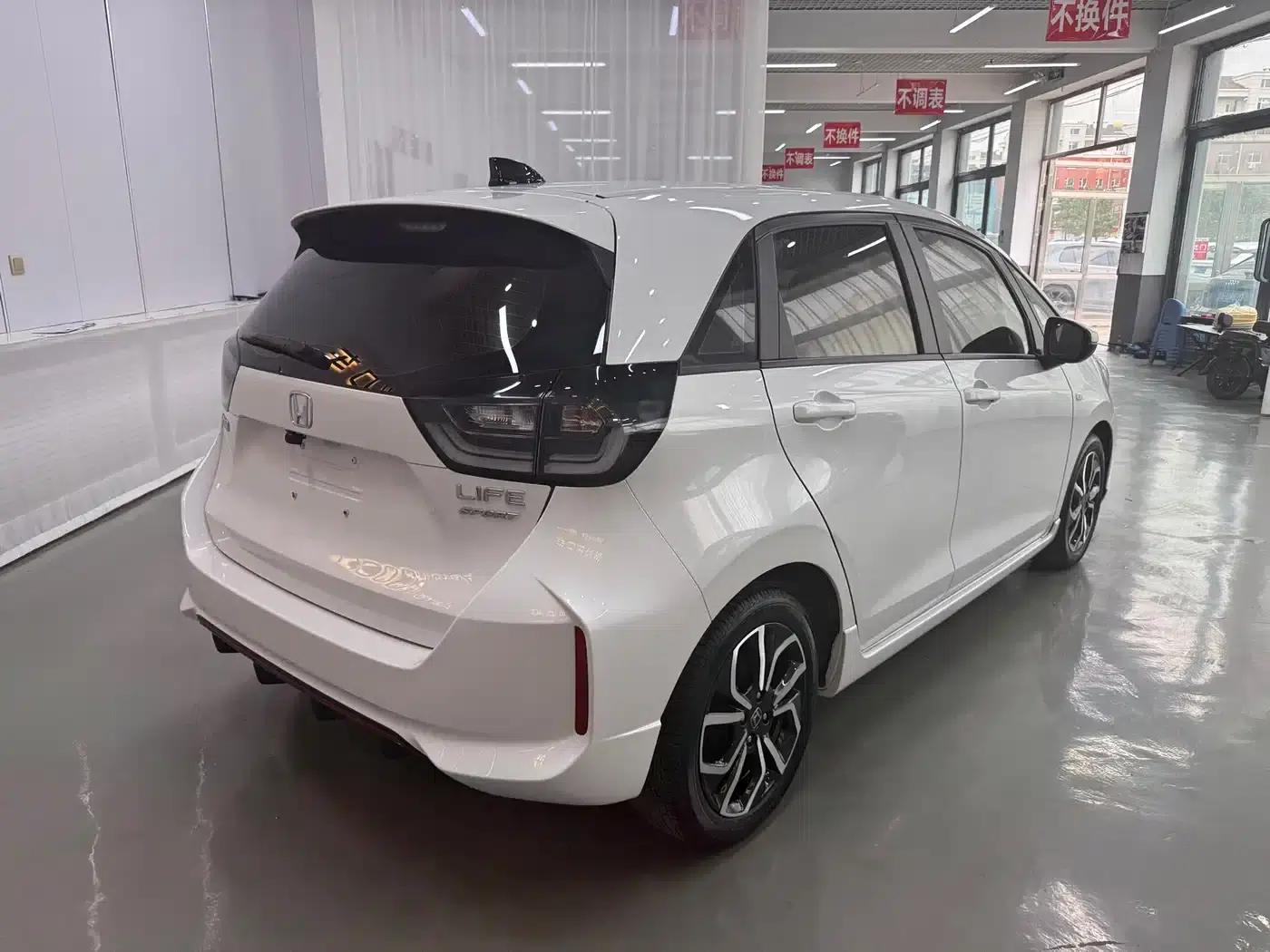 LIFE 2021 1.5L CVT SPO-SS Dynamic Edition — миниатюра 6