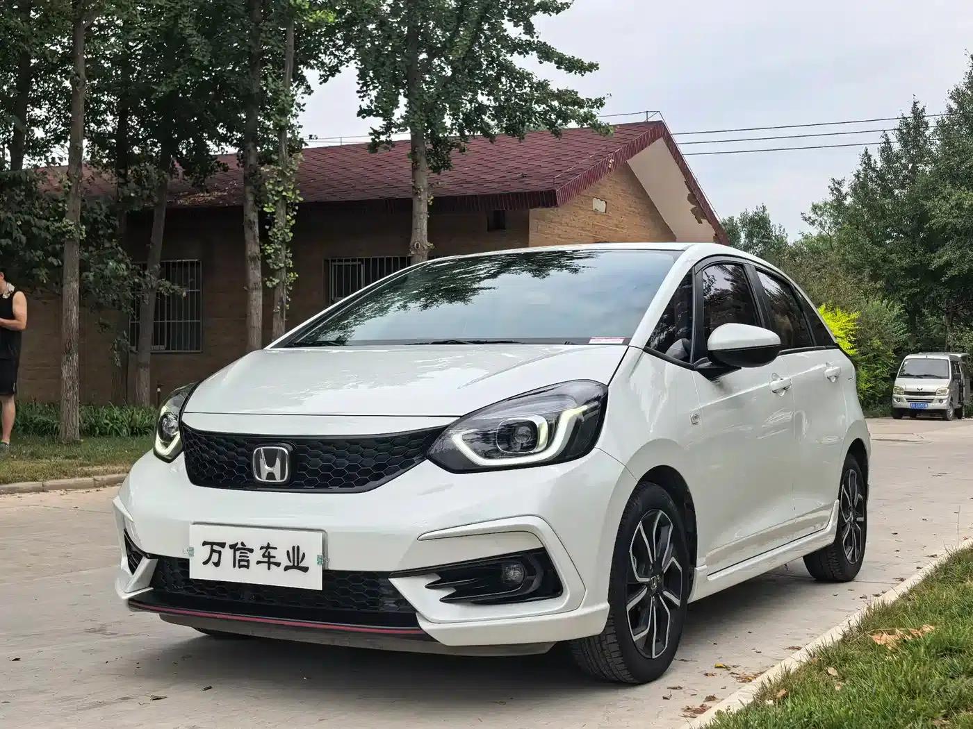 LIFE 2021 1.5L CVT SPO-SS Dynamic Edition — миниатюра 2