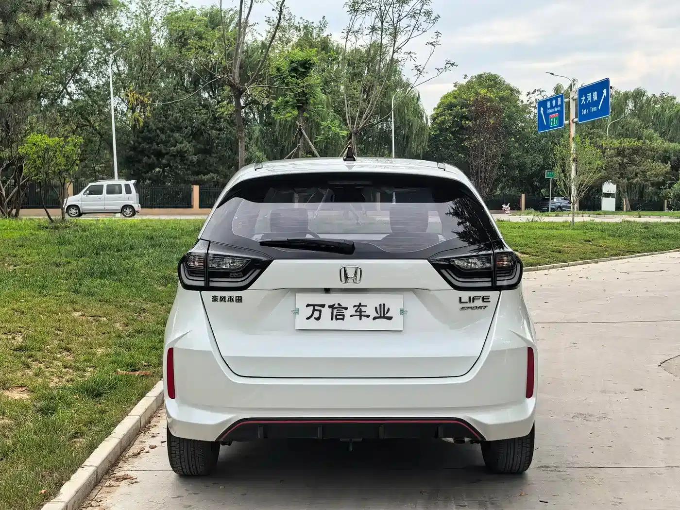 LIFE 2021 1.5L CVT SPO-SS Dynamic Edition — миниатюра 4