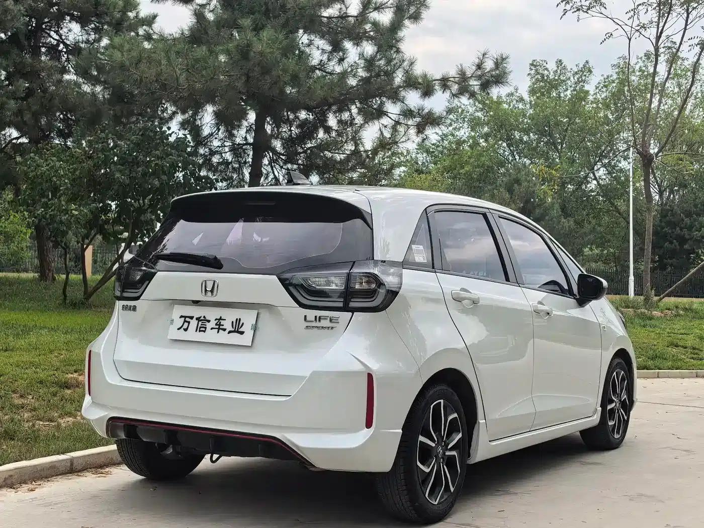 LIFE 2021 1.5L CVT SPO-SS Dynamic Edition — миниатюра 6