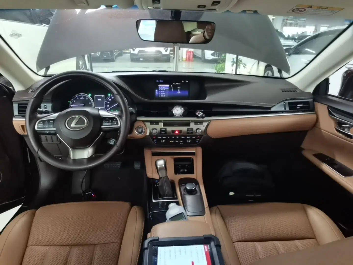 Lexus ES 2015 200 Elite Edition — миниатюра 12