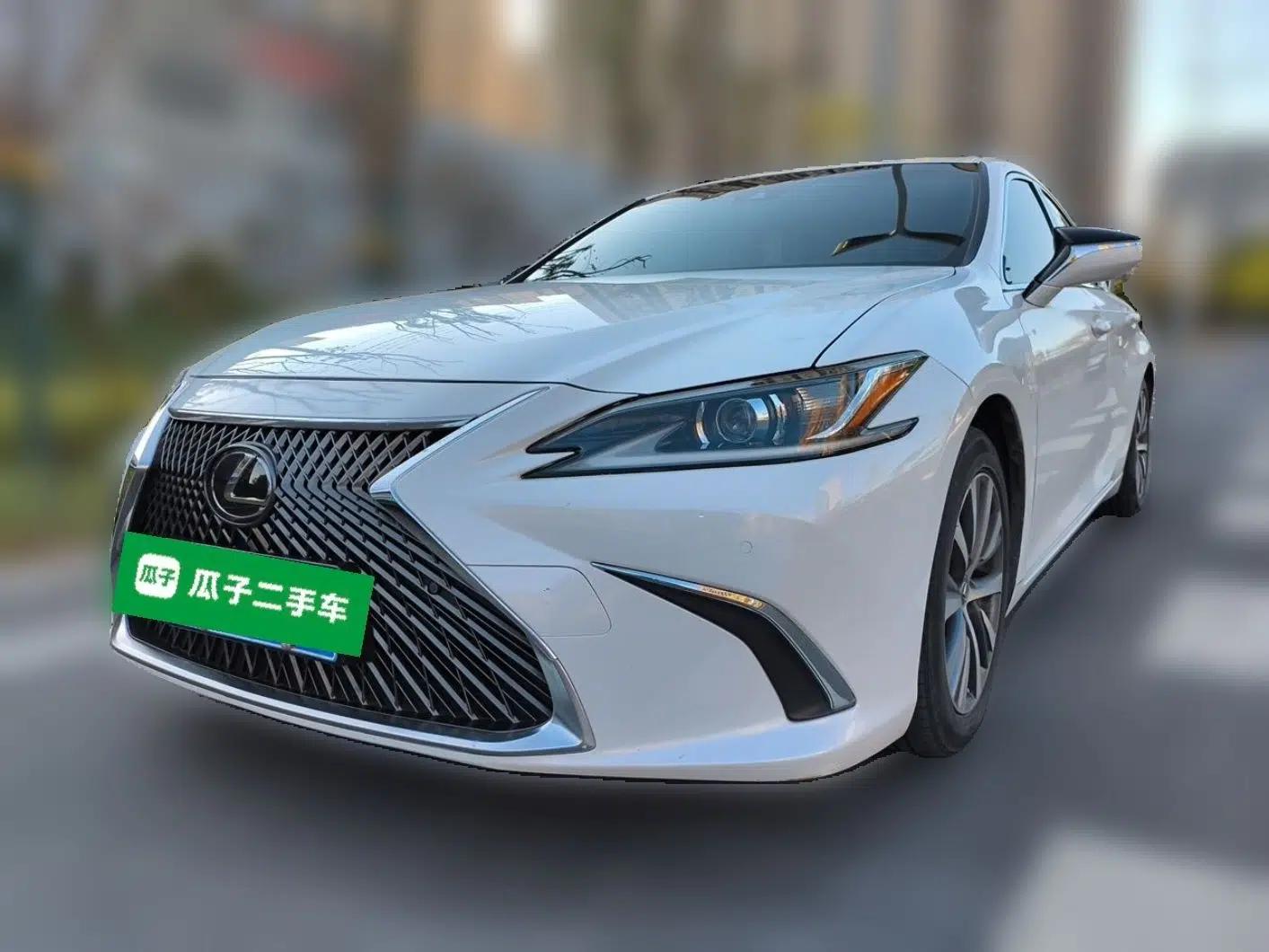 Lexus ES 2018 200 Excellence Edition China V Standard — миниатюра 1
