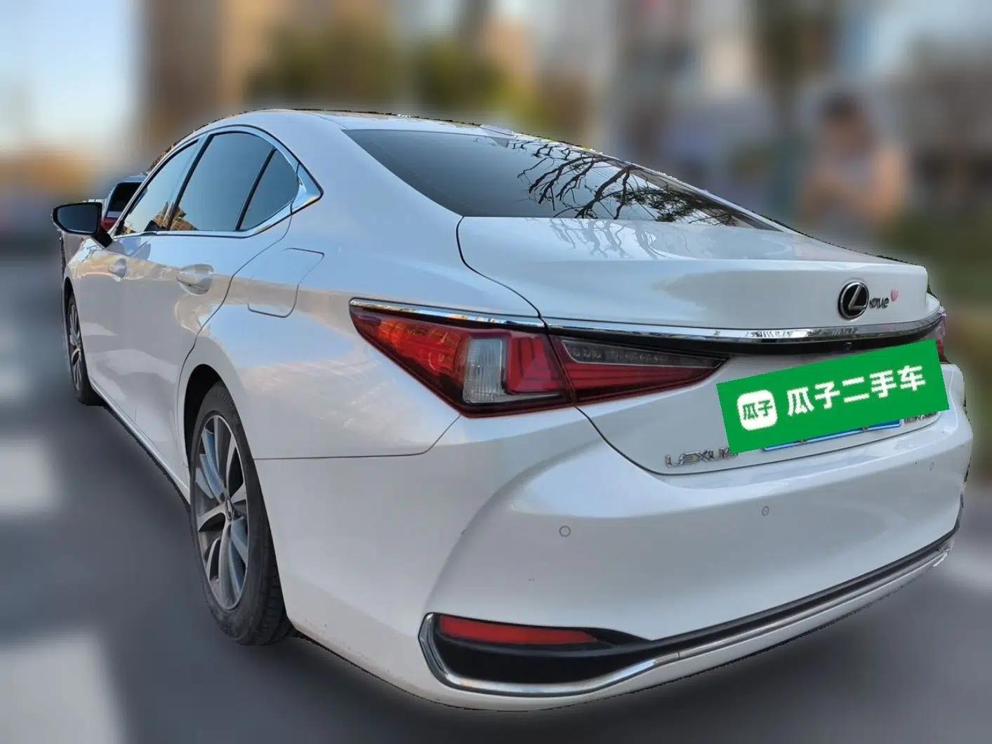 Lexus ES 2018 200 Excellence Edition China V Standard — миниатюра 4