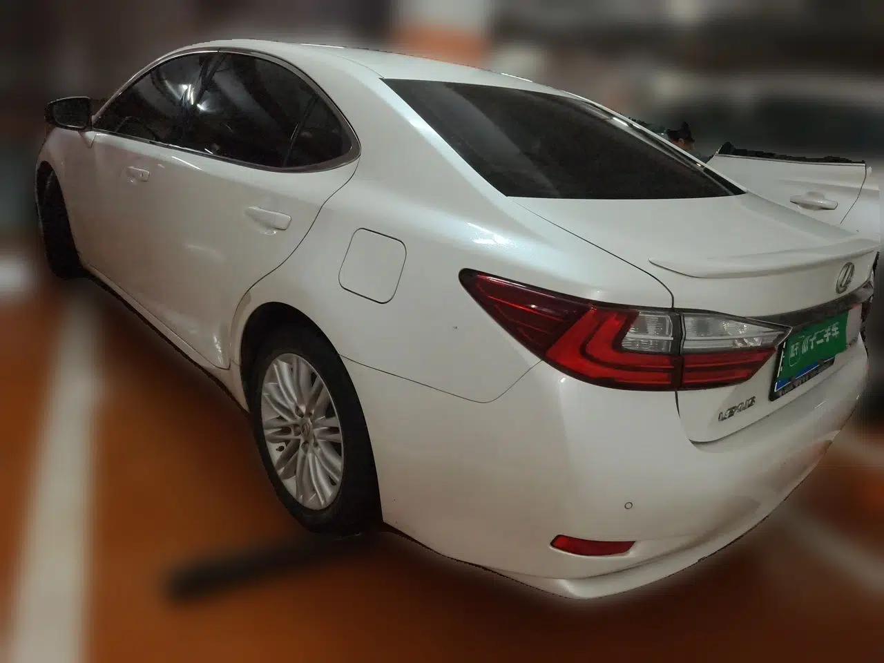 Lexus ES 2015 200 Elite Edition — миниатюра 4