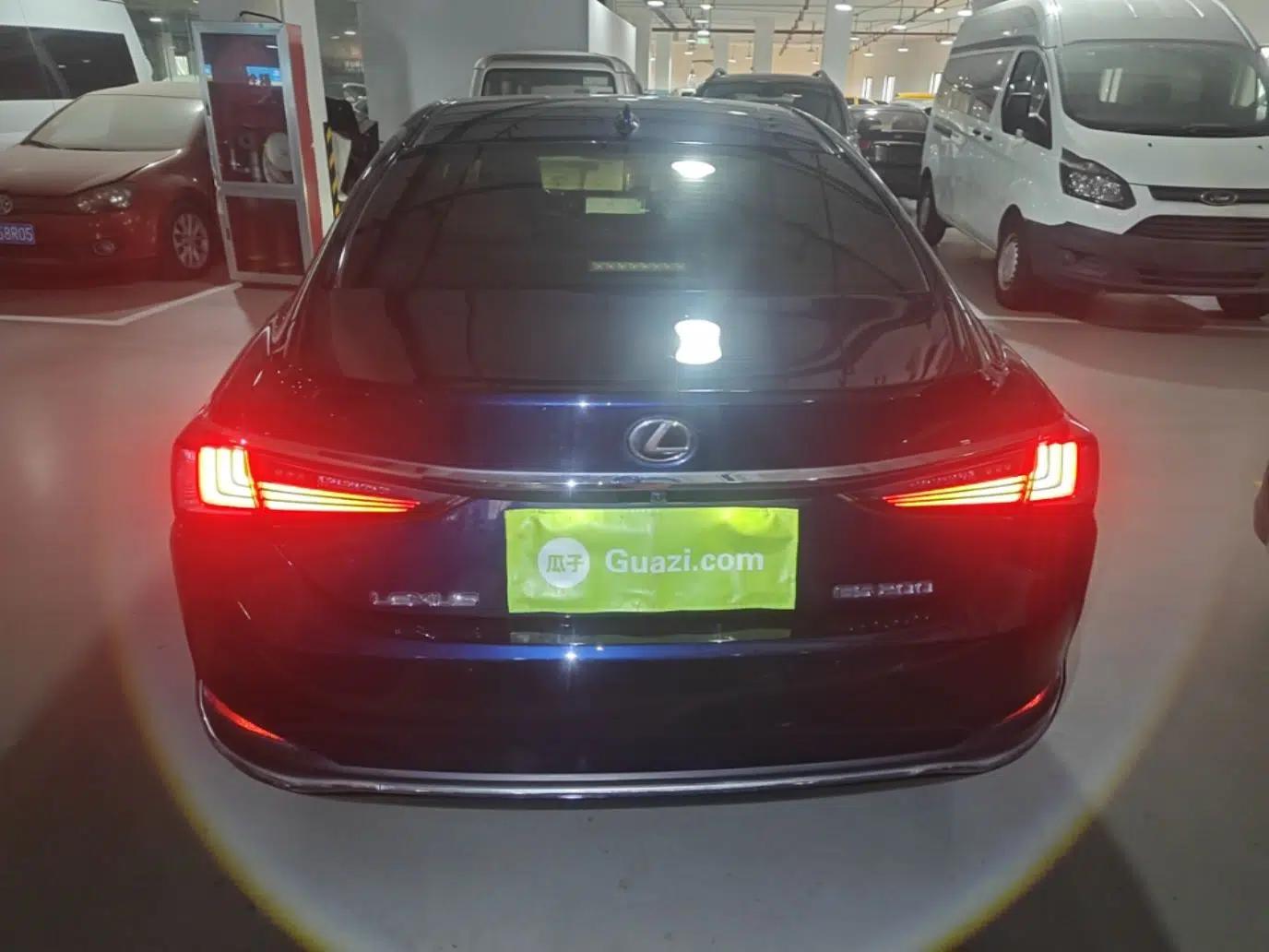 Lexus ES 2022 200 Excellence Edition — миниатюра 5