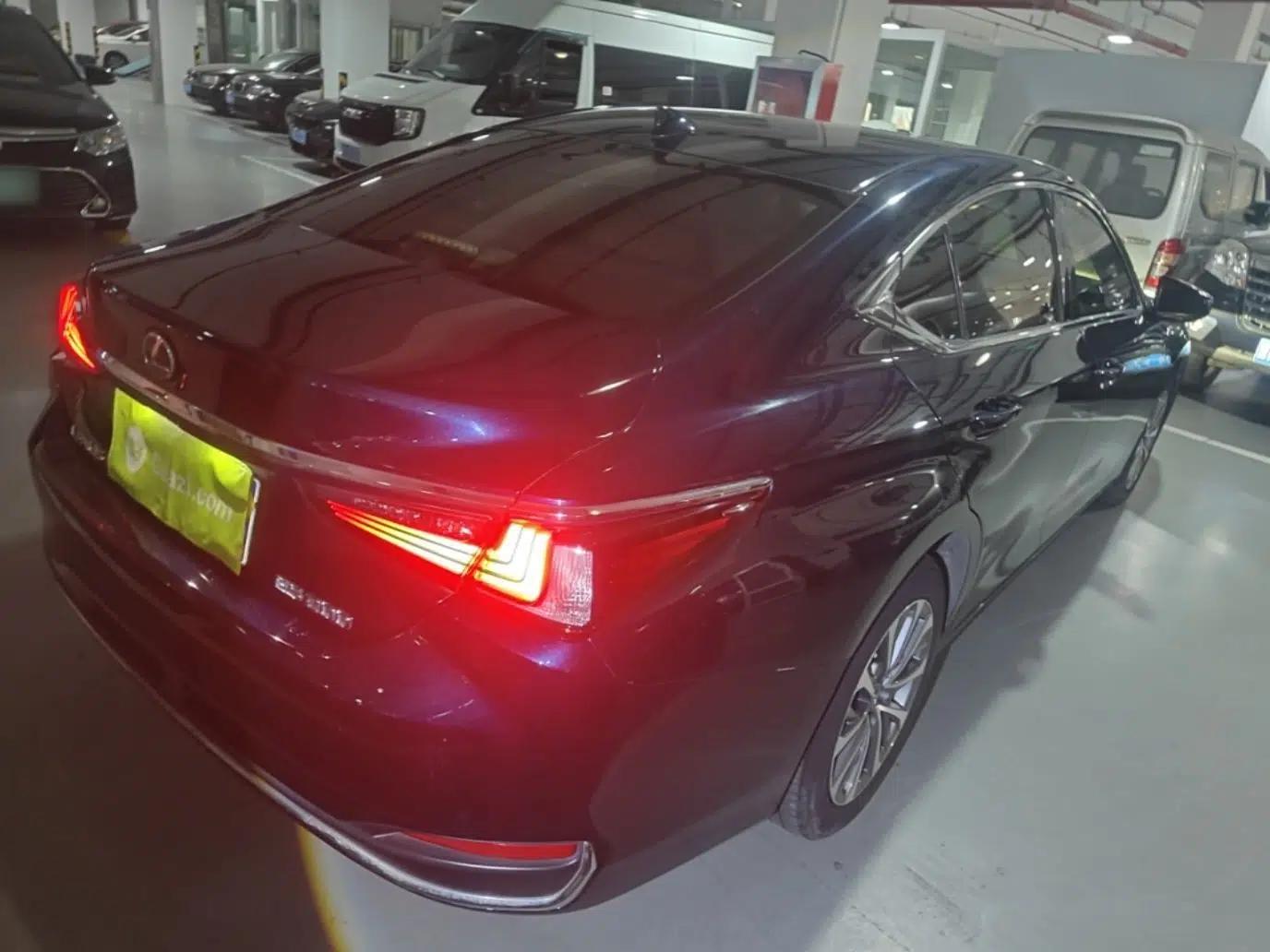 Lexus ES 2022 200 Excellence Edition — миниатюра 6