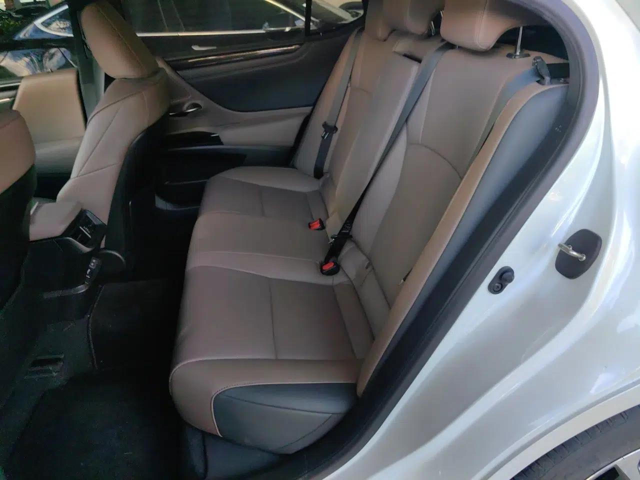 Lexus ES 2024 200 Premium Edition — миниатюра 17