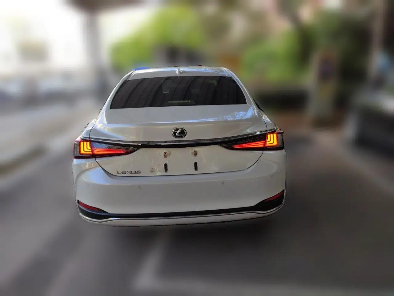 Lexus ES 2024 200 Premium Edition — миниатюра 5