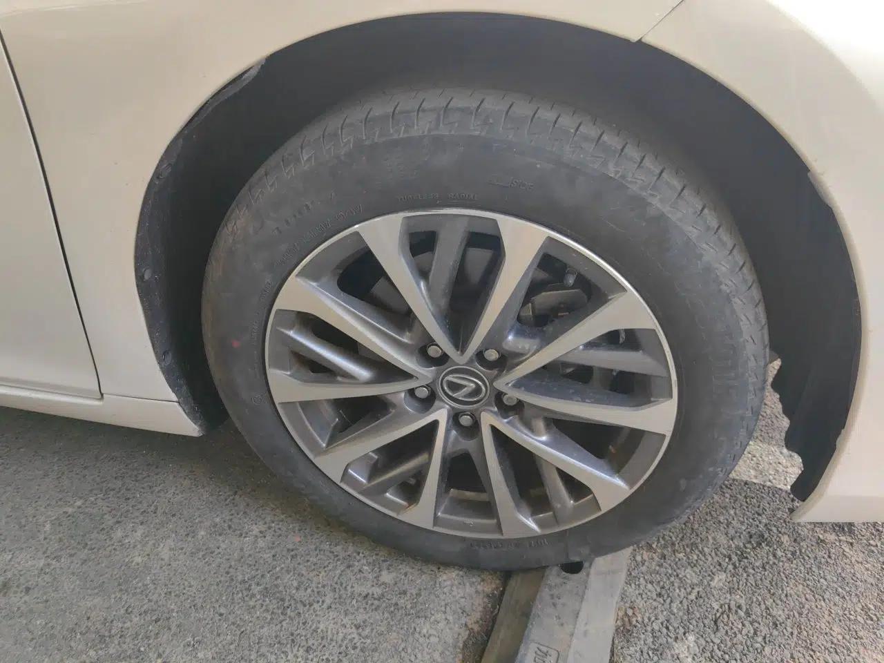 Lexus ES 2024 200 Premium Edition — миниатюра 8