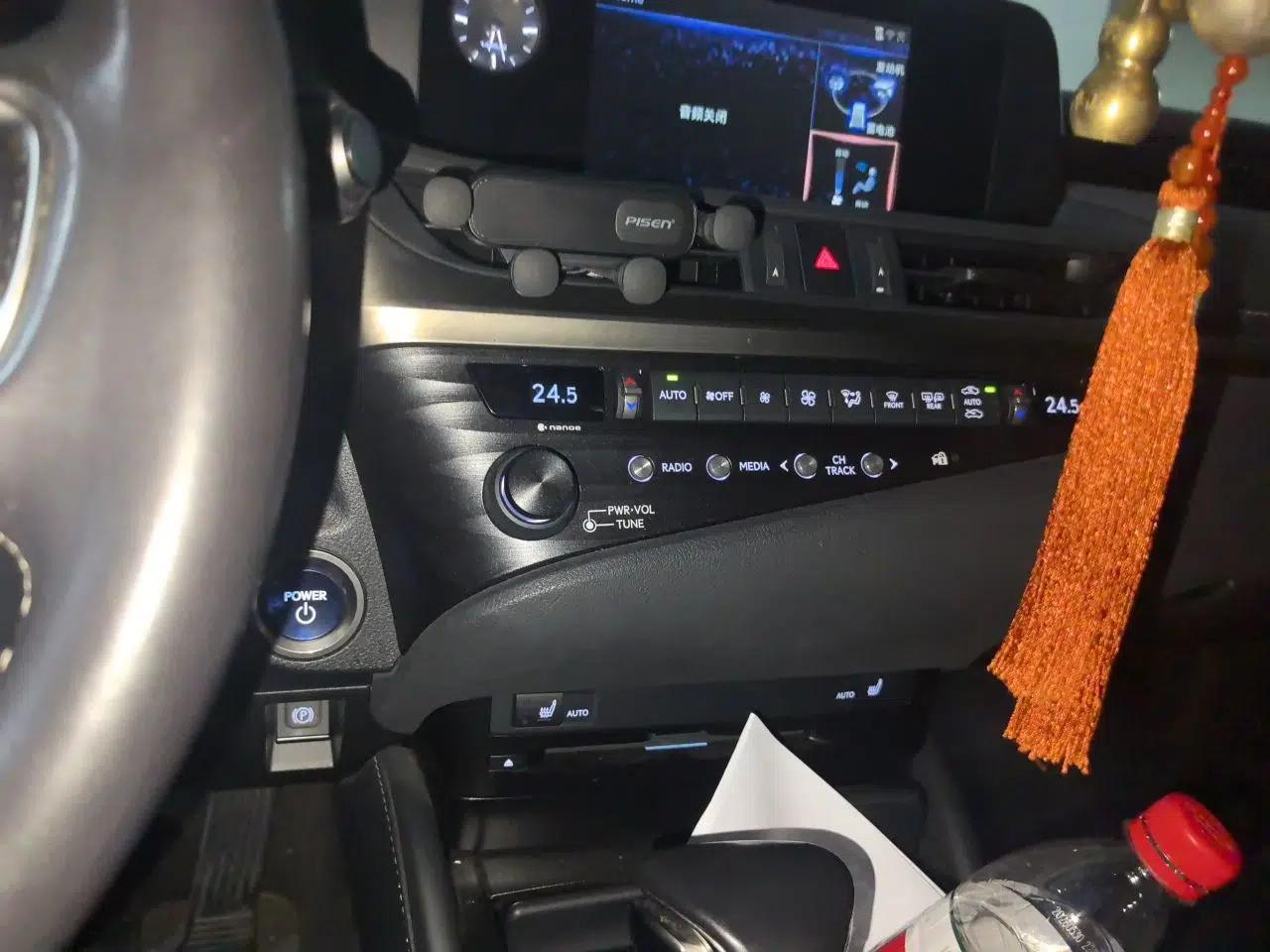 Lexus ES 2018 300h Premier Edition China VI Standard — миниатюра 13