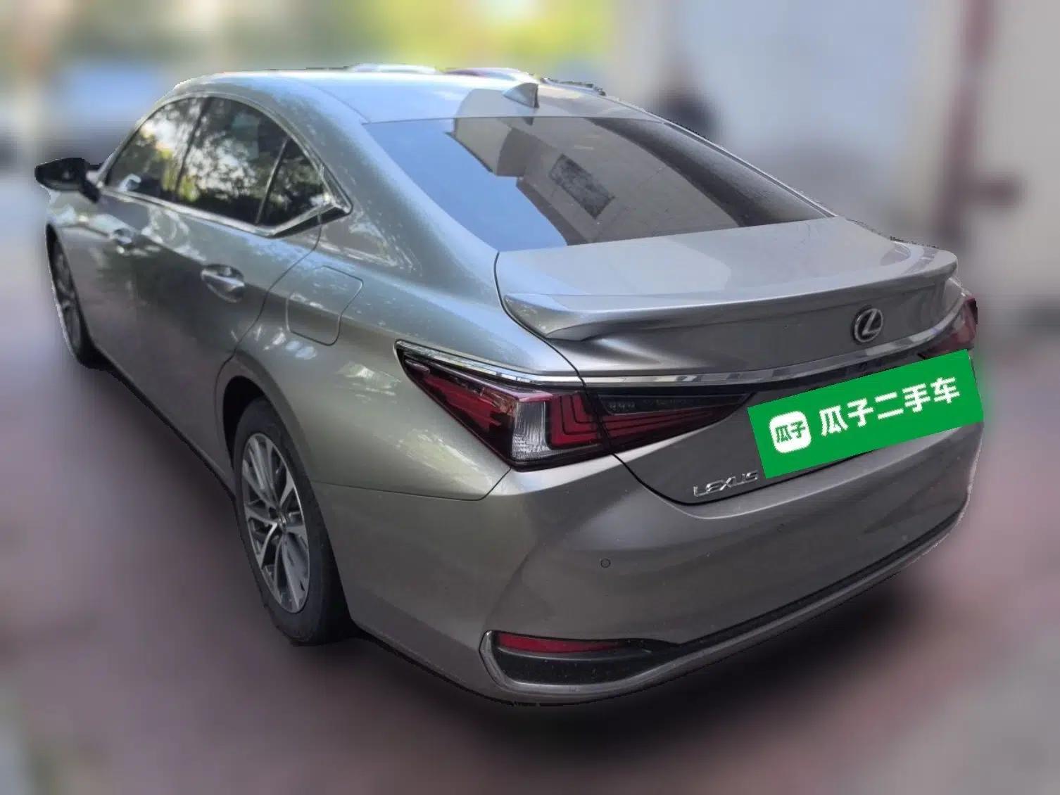 Lexus ES 2022 300h Excellence Edition — миниатюра 4