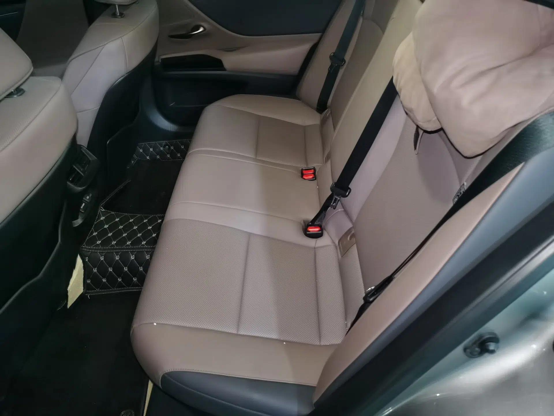 Lexus ES 2021 300h Excellence Edition — миниатюра 17