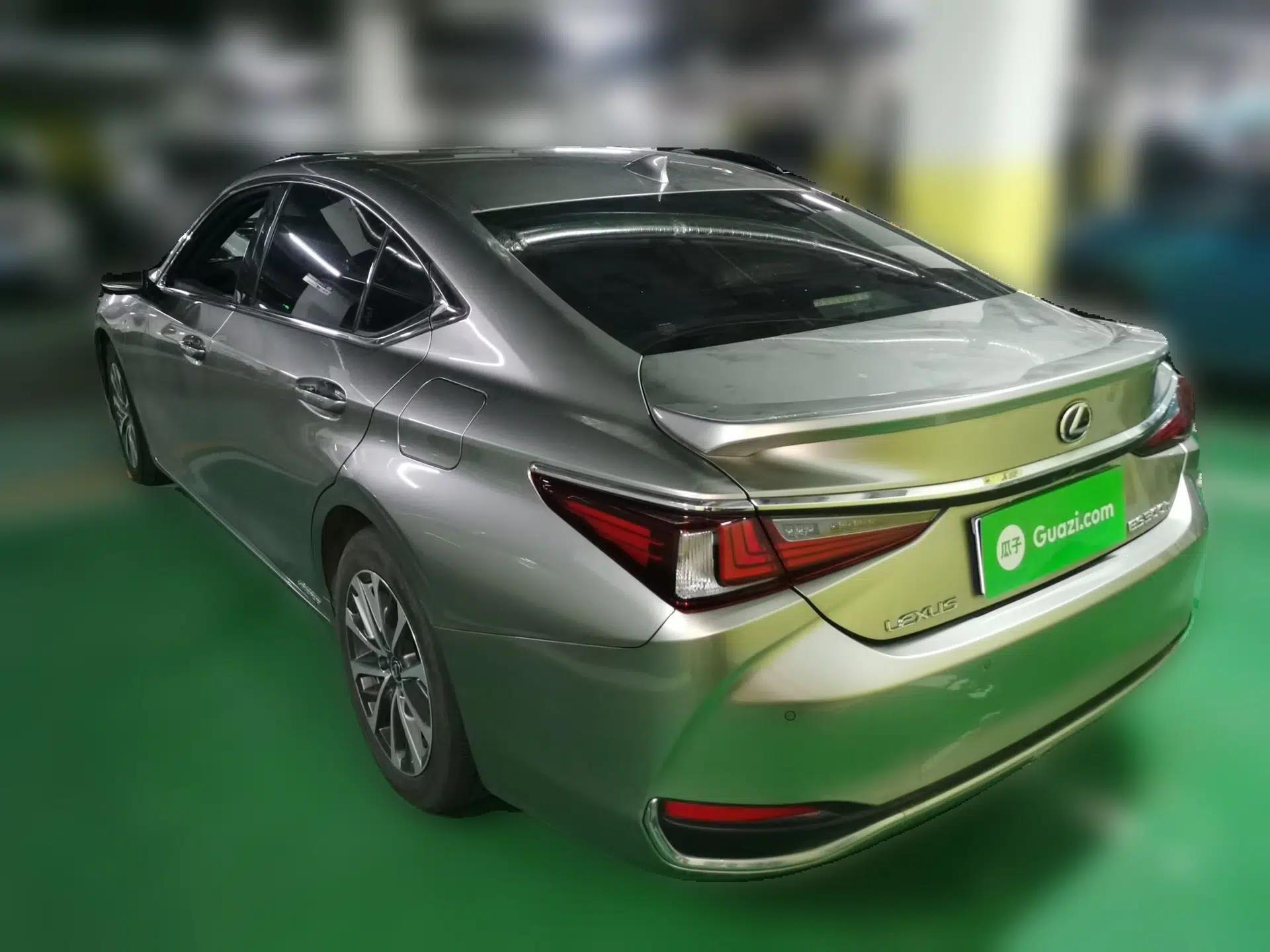 Lexus ES 2021 300h Excellence Edition — миниатюра 4