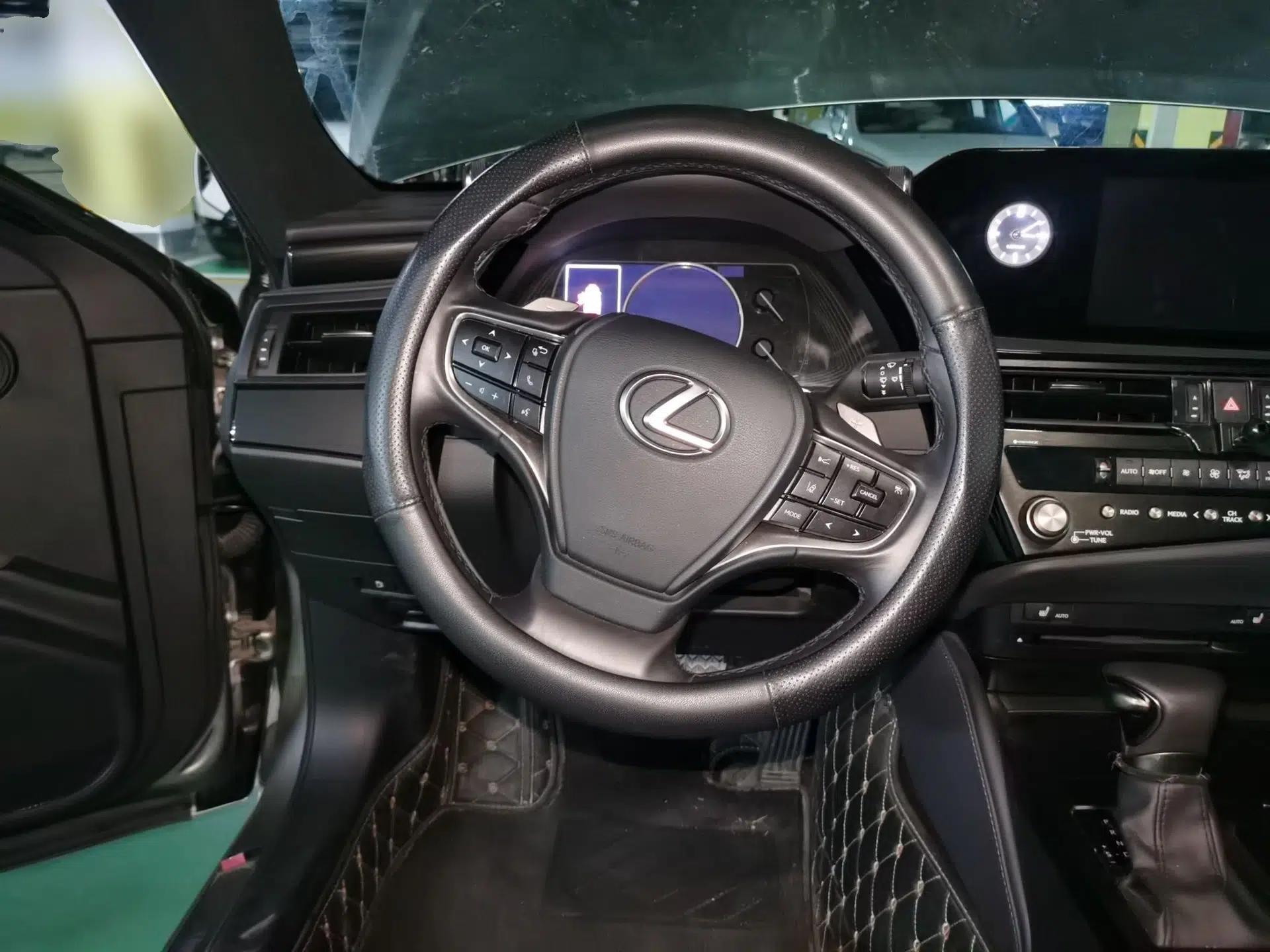 Lexus ES 2021 300h Excellence Edition — миниатюра 10