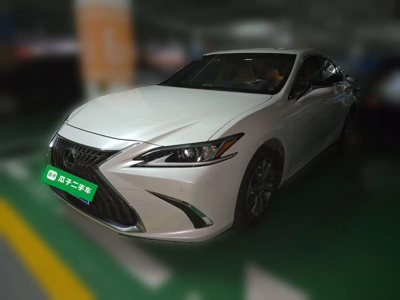Lexus ES 2023 200 Excellence Edition — миниатюра 1