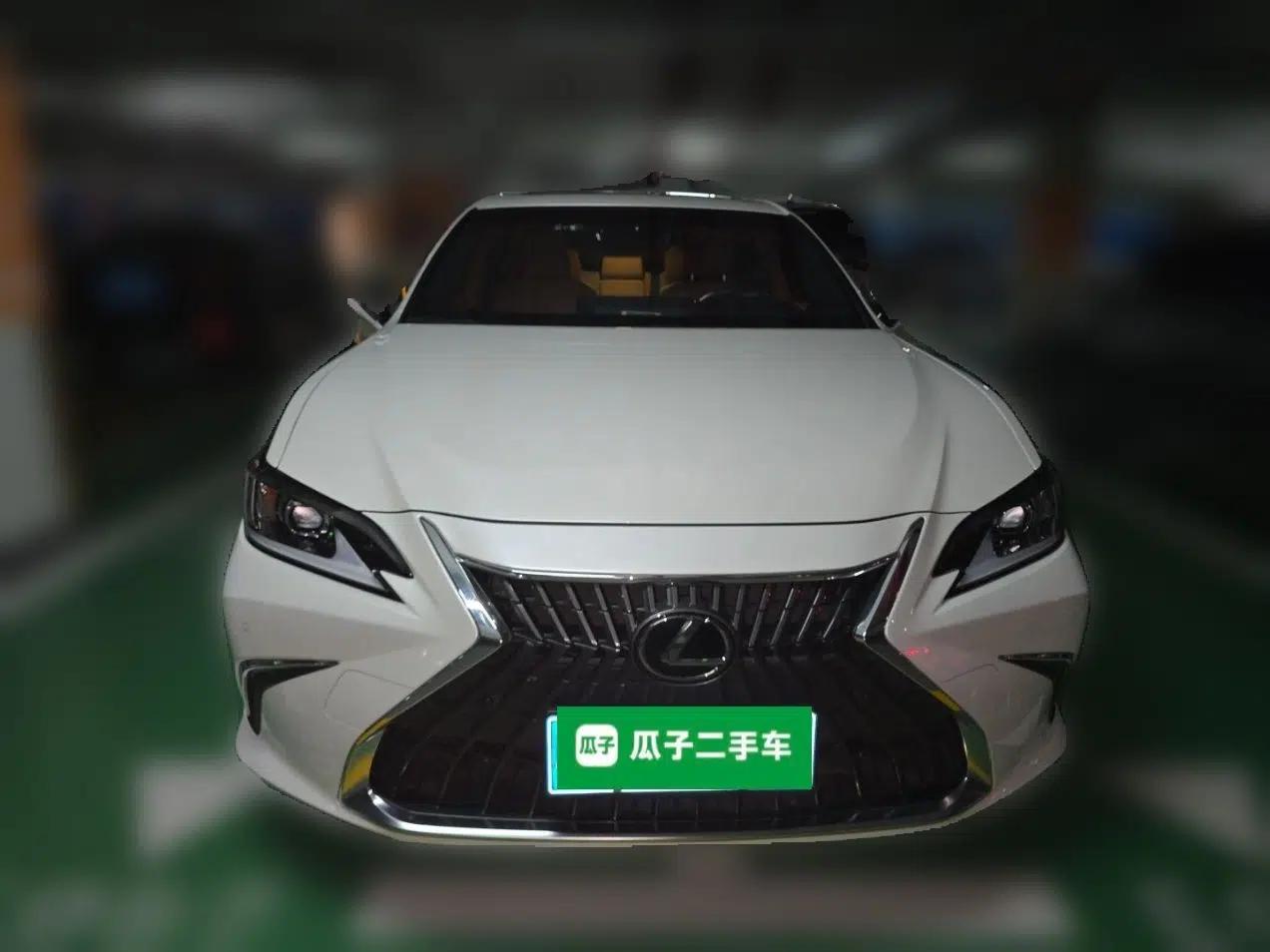 Lexus ES 2023 200 Excellence Edition — миниатюра 2