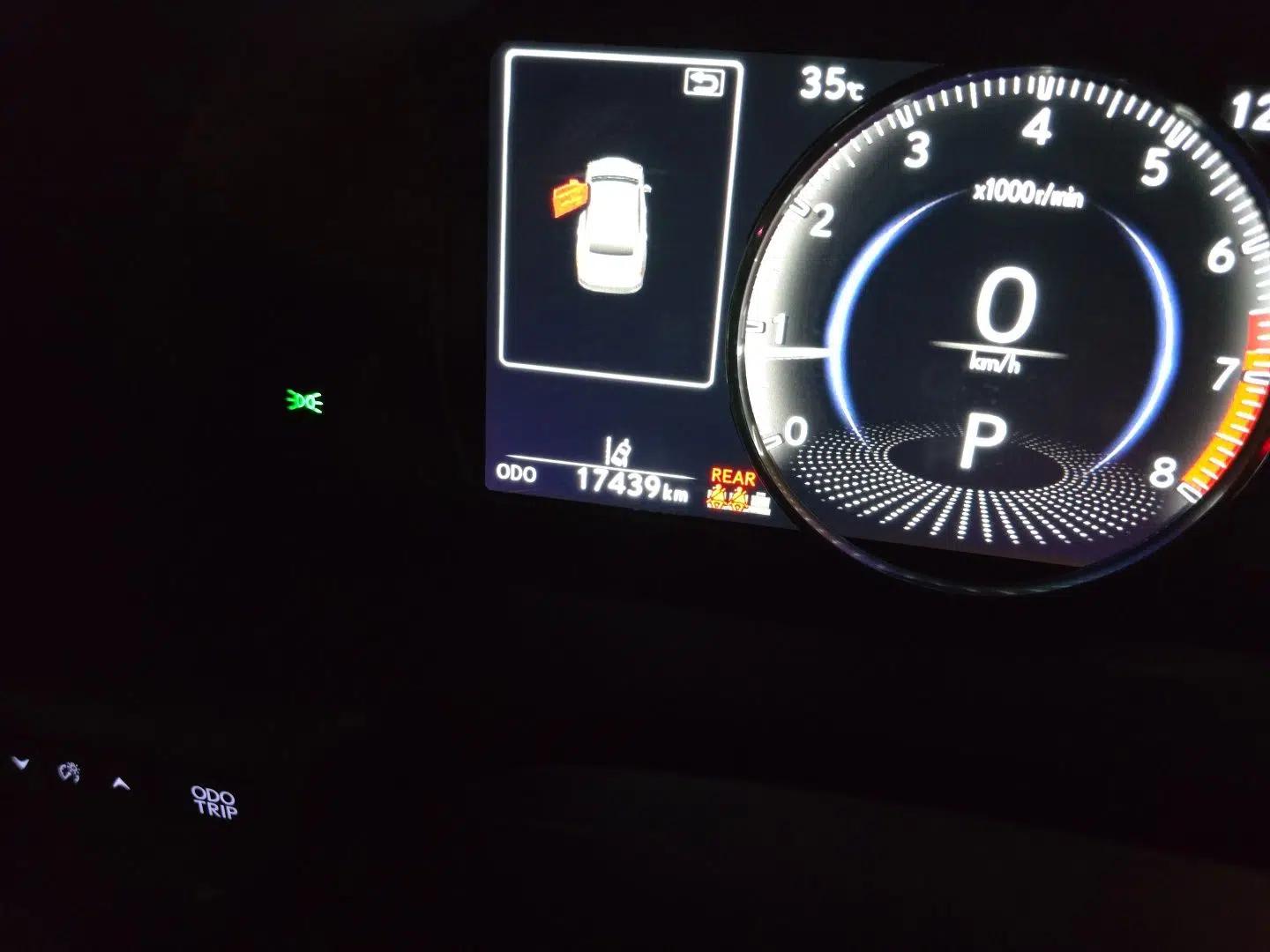 Lexus ES 2023 200 Excellence Edition — миниатюра 12