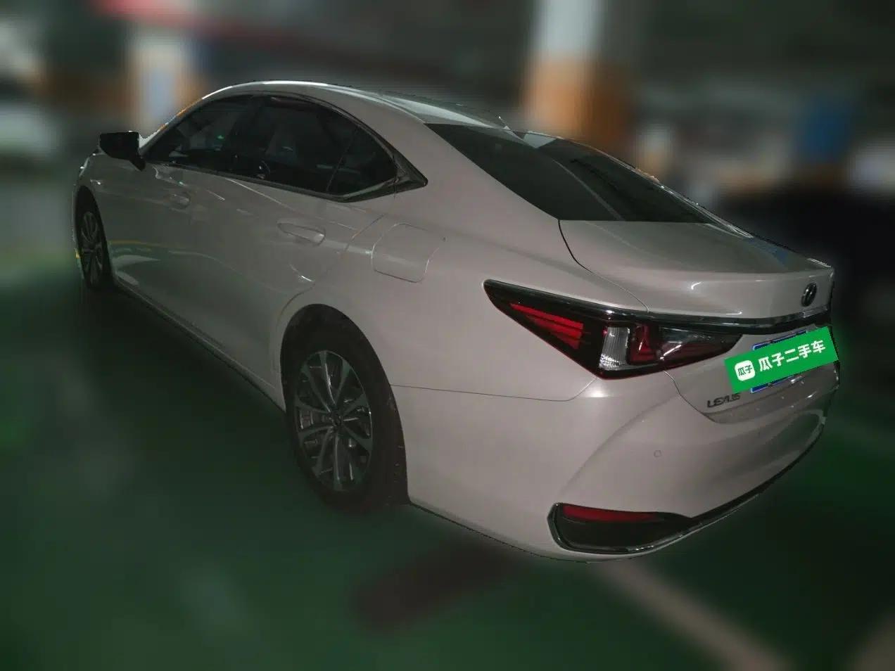 Lexus ES 2023 200 Excellence Edition — миниатюра 4