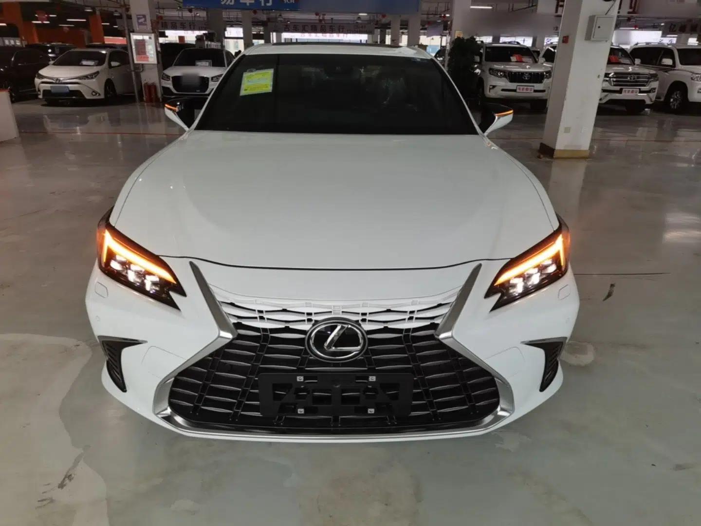 Lexus ES 2025 200 Premium Edition — миниатюра 2
