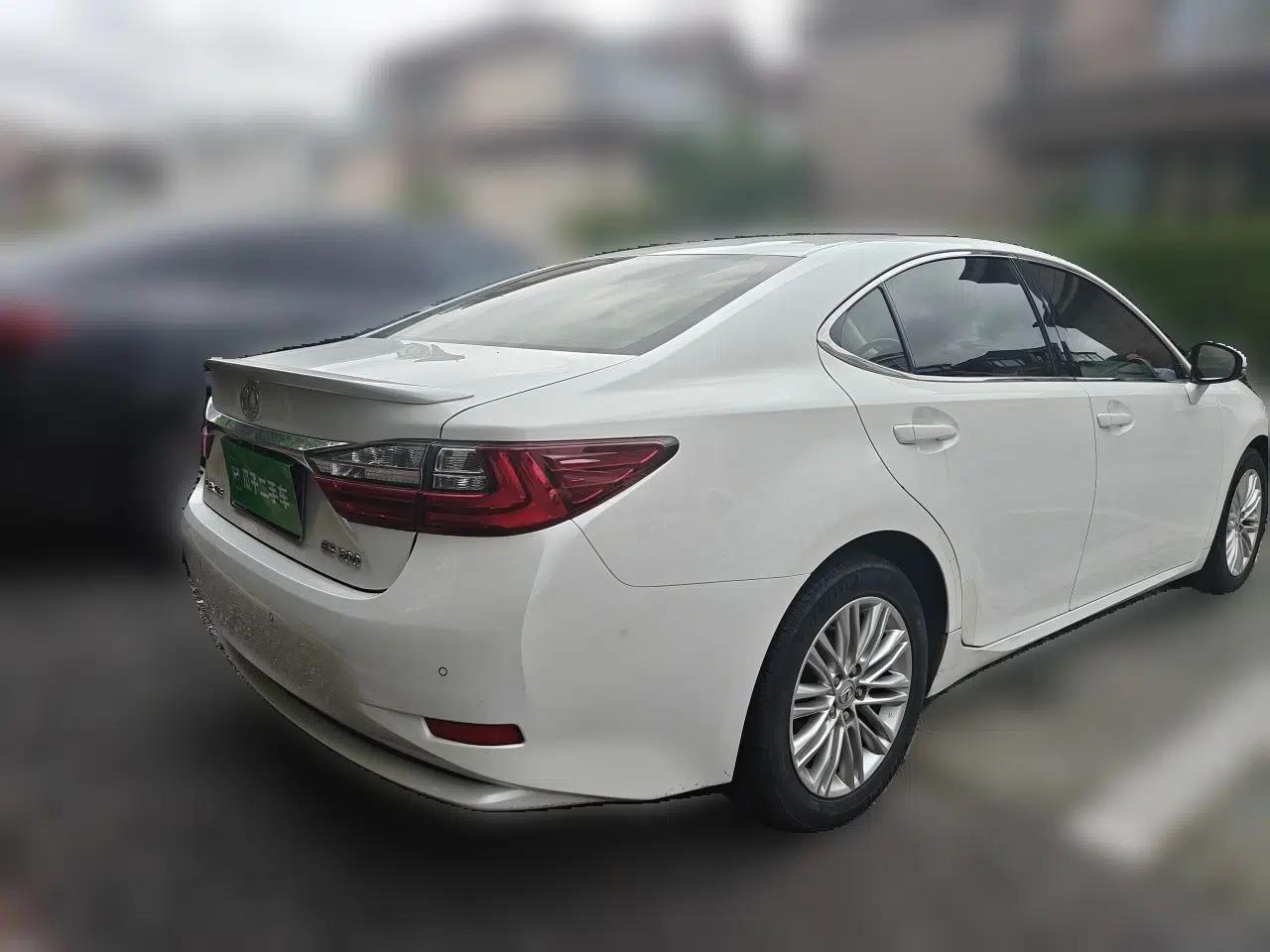 Lexus ES 2015 200 Comfort Edition — миниатюра 6