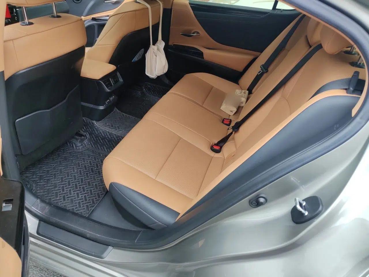 Lexus ES 2022 300h Excellence Edition — миниатюра 17