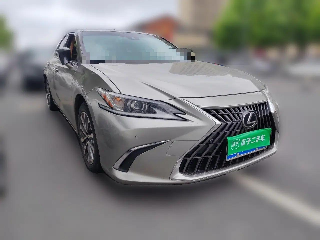 Lexus ES 2022 300h Excellence Edition — миниатюра 3