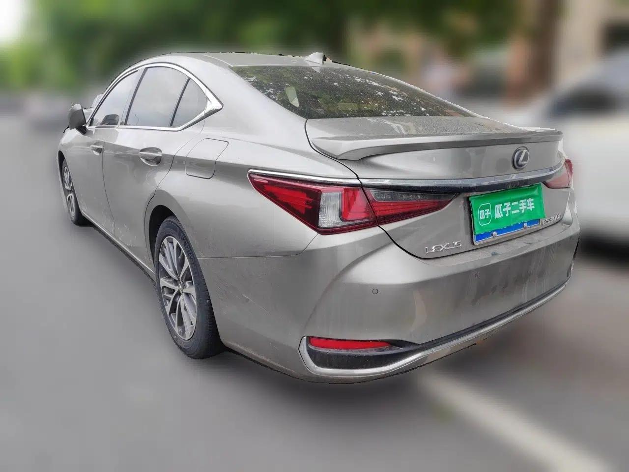 Lexus ES 2022 300h Excellence Edition — миниатюра 4