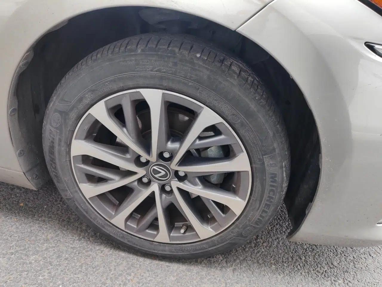 Lexus ES 2022 300h Excellence Edition — миниатюра 8
