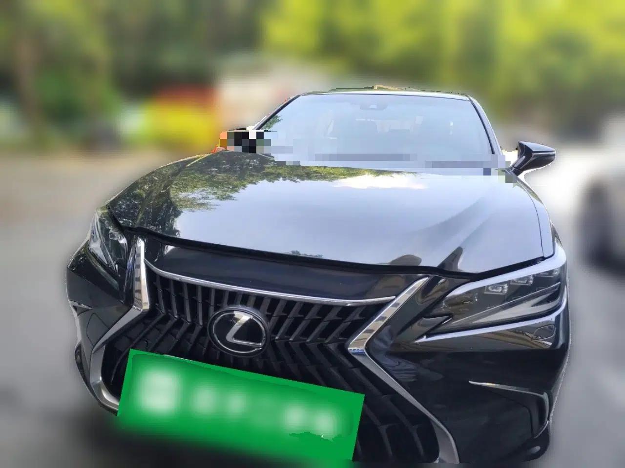 Lexus ES 2022 300h Deluxe Edition — миниатюра 2