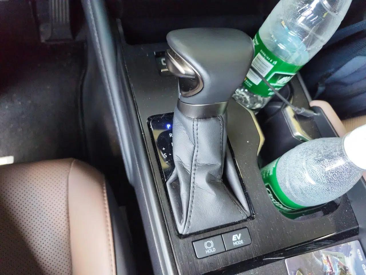 Lexus ES 2022 300h Deluxe Edition — миниатюра 14