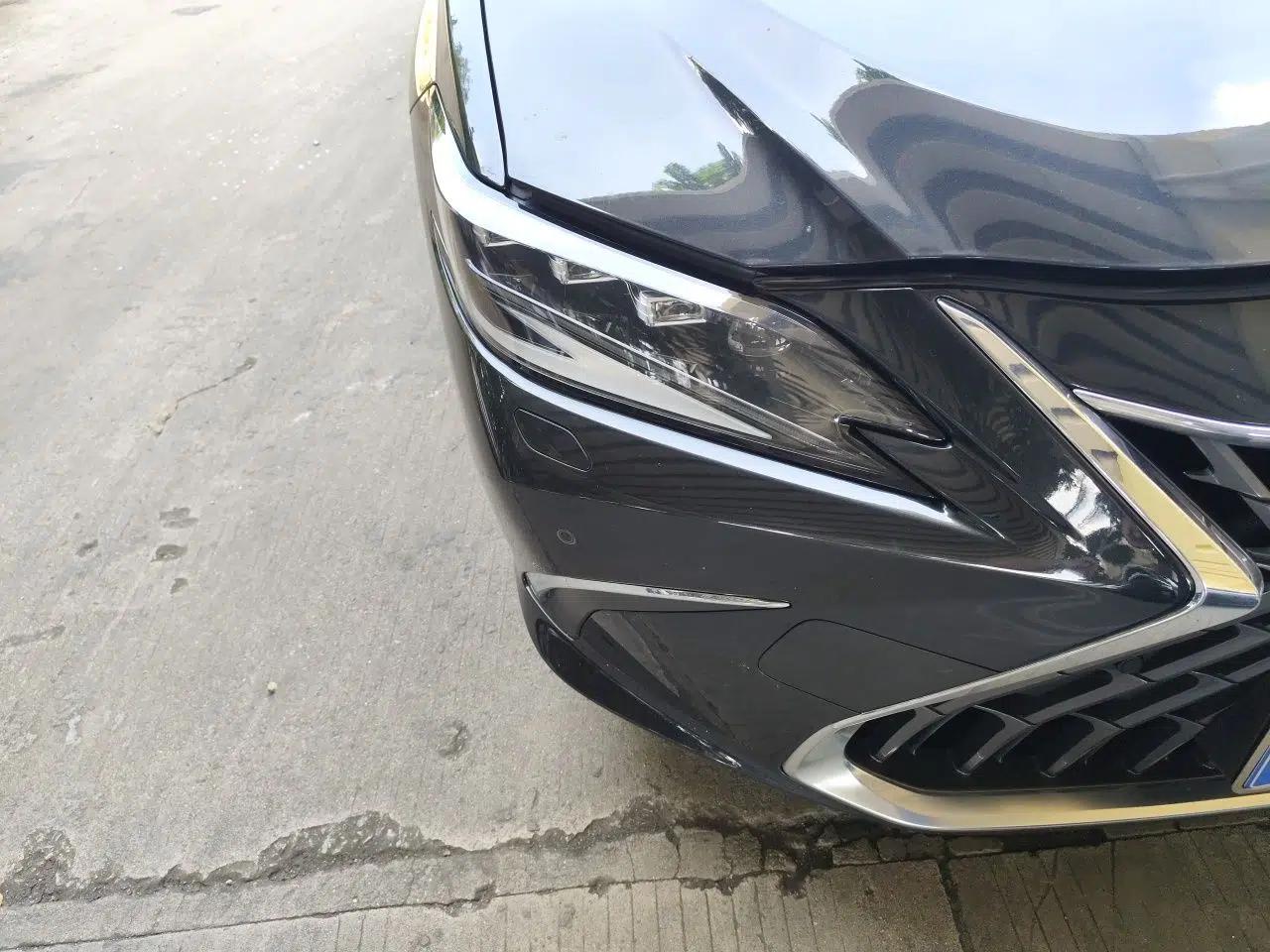 Lexus ES 2022 300h Deluxe Edition — миниатюра 7