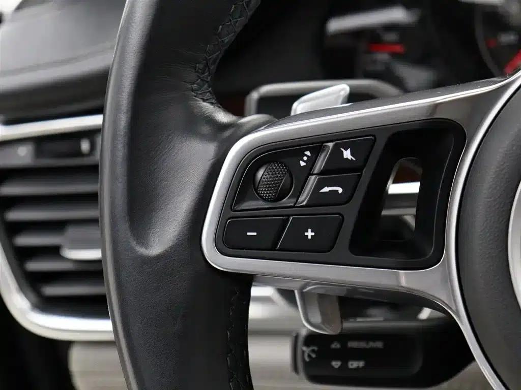 Panamera 2010 Panamera Turbo 4.8T — миниатюра 16