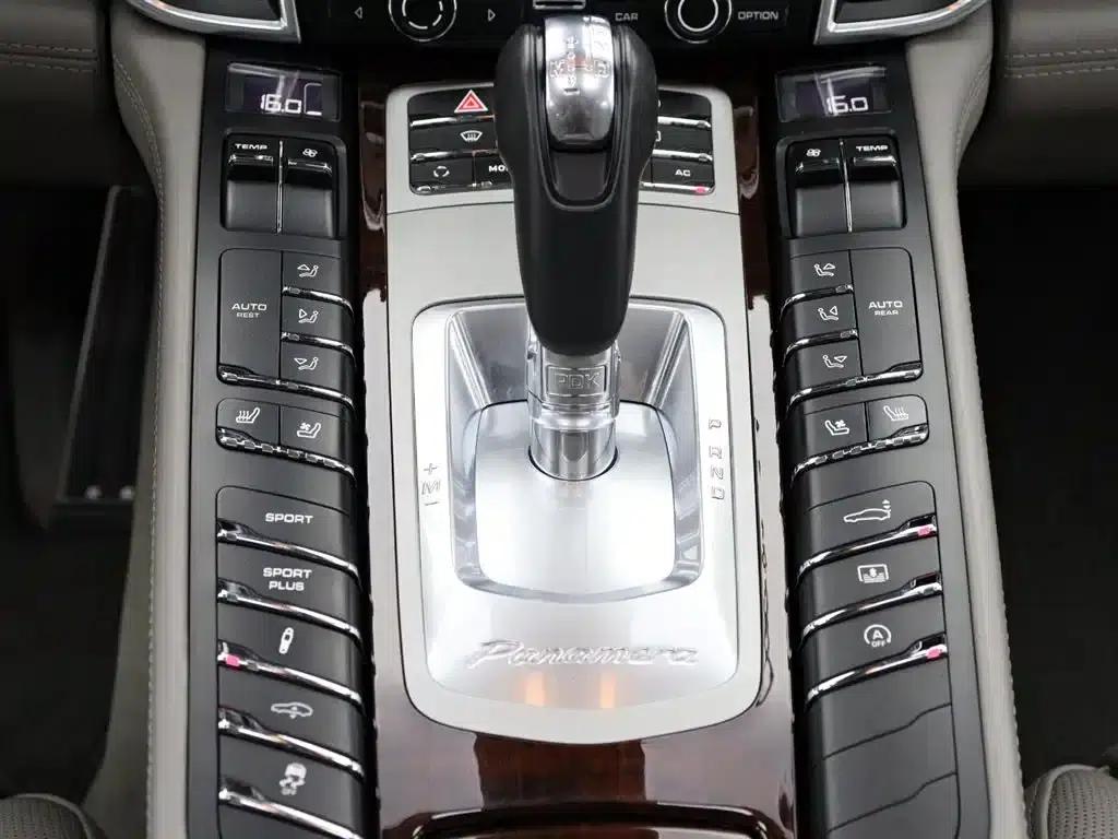 Panamera 2010 Panamera Turbo 4.8T — миниатюра 19