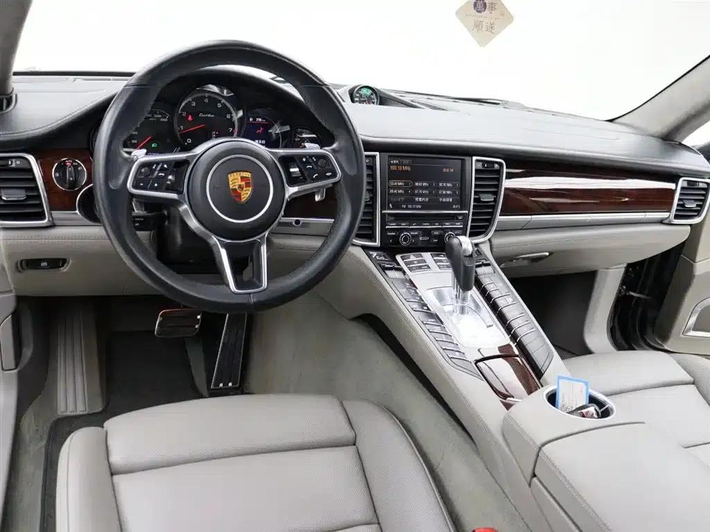 Panamera 2010 Panamera Turbo 4.8T — миниатюра 10