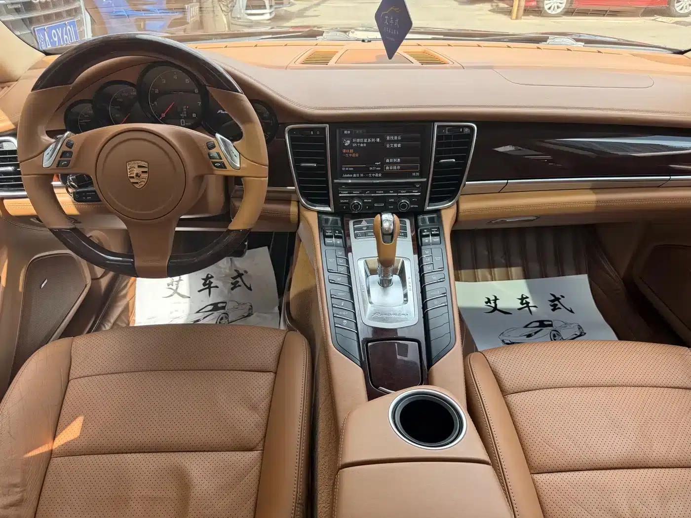 Panamera 2013 Panamera Platinum Edition 3.6L — миниатюра 3