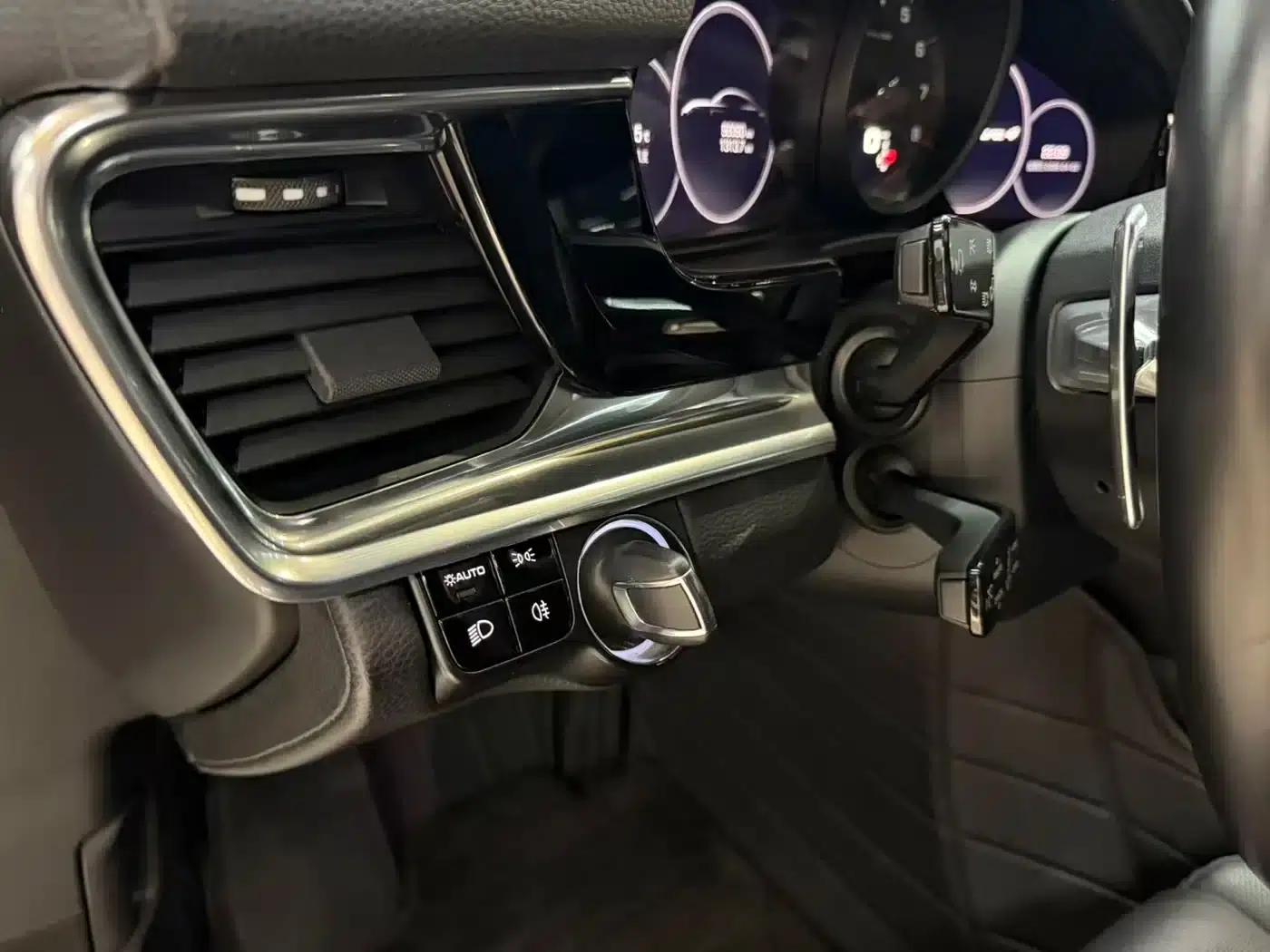 2017 Panamera 4 Executive Long Wheelbase 3.0T — миниатюра 13