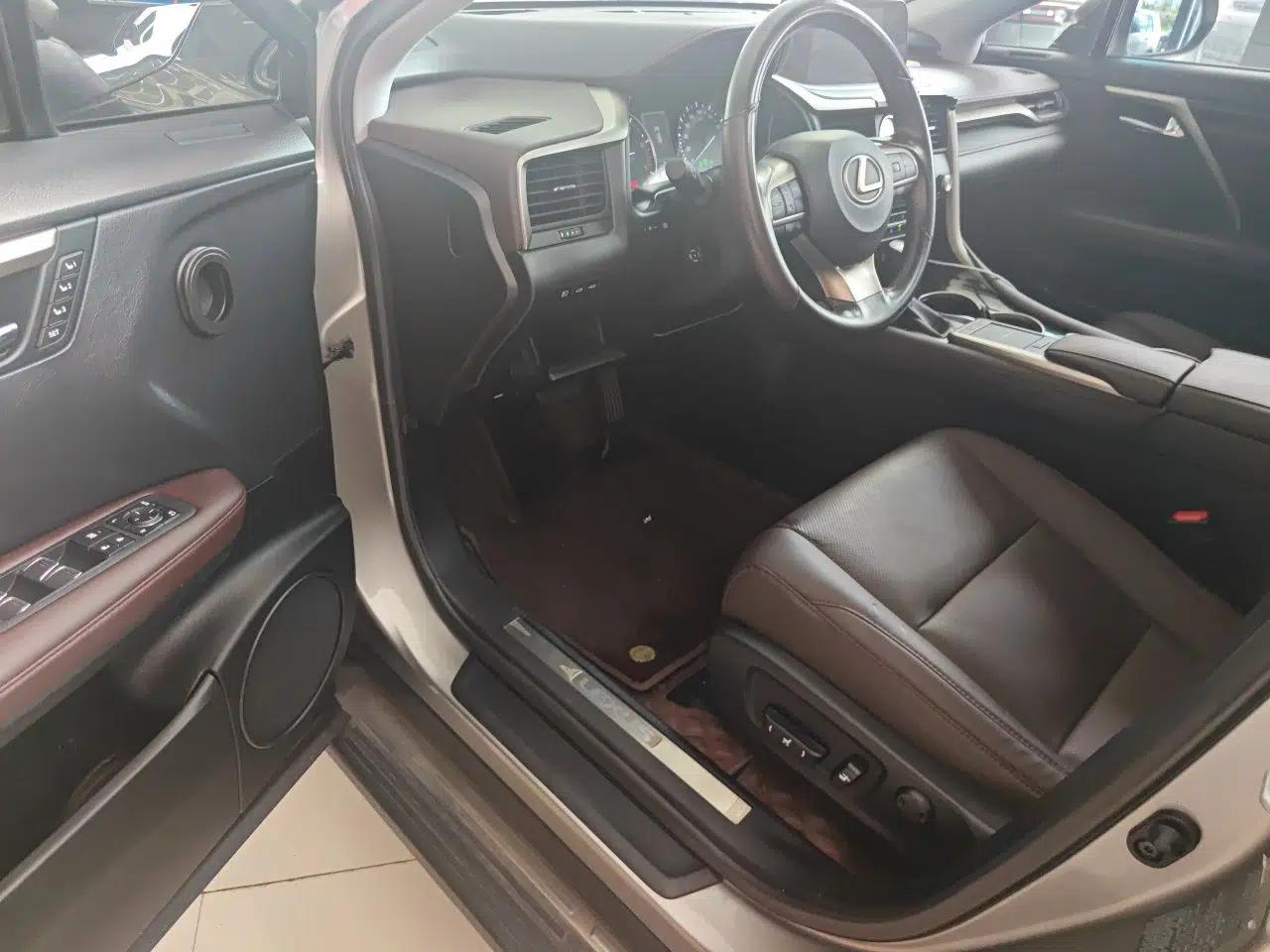 Lexus RX 2020 Revised Version 300 Two-Wheel Drive Comfort Edition — миниатюра 16