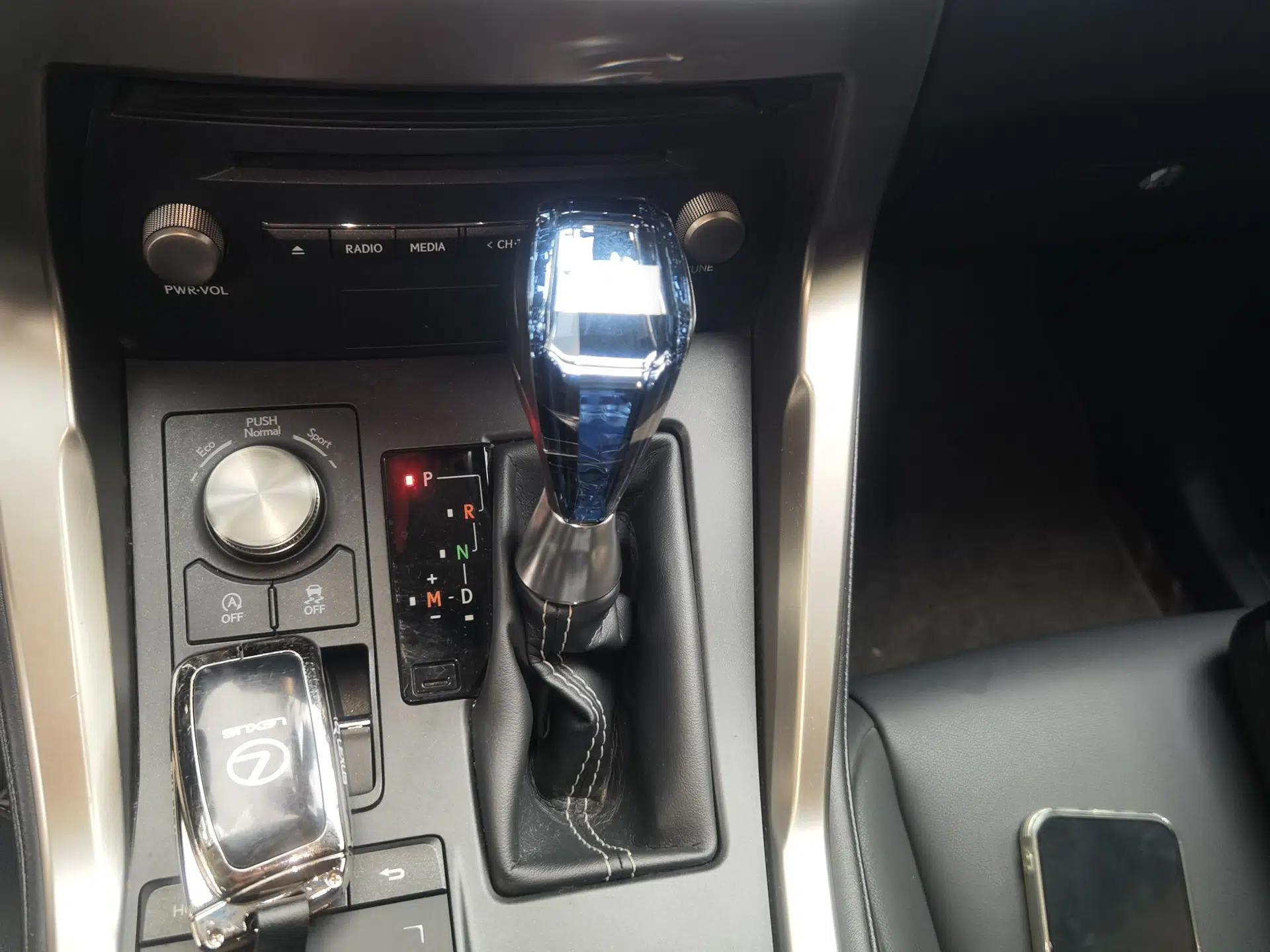Lexus NX 2020 200 Front-Wheel Drive Vmotion Edition China VI Standard — миниатюра 14