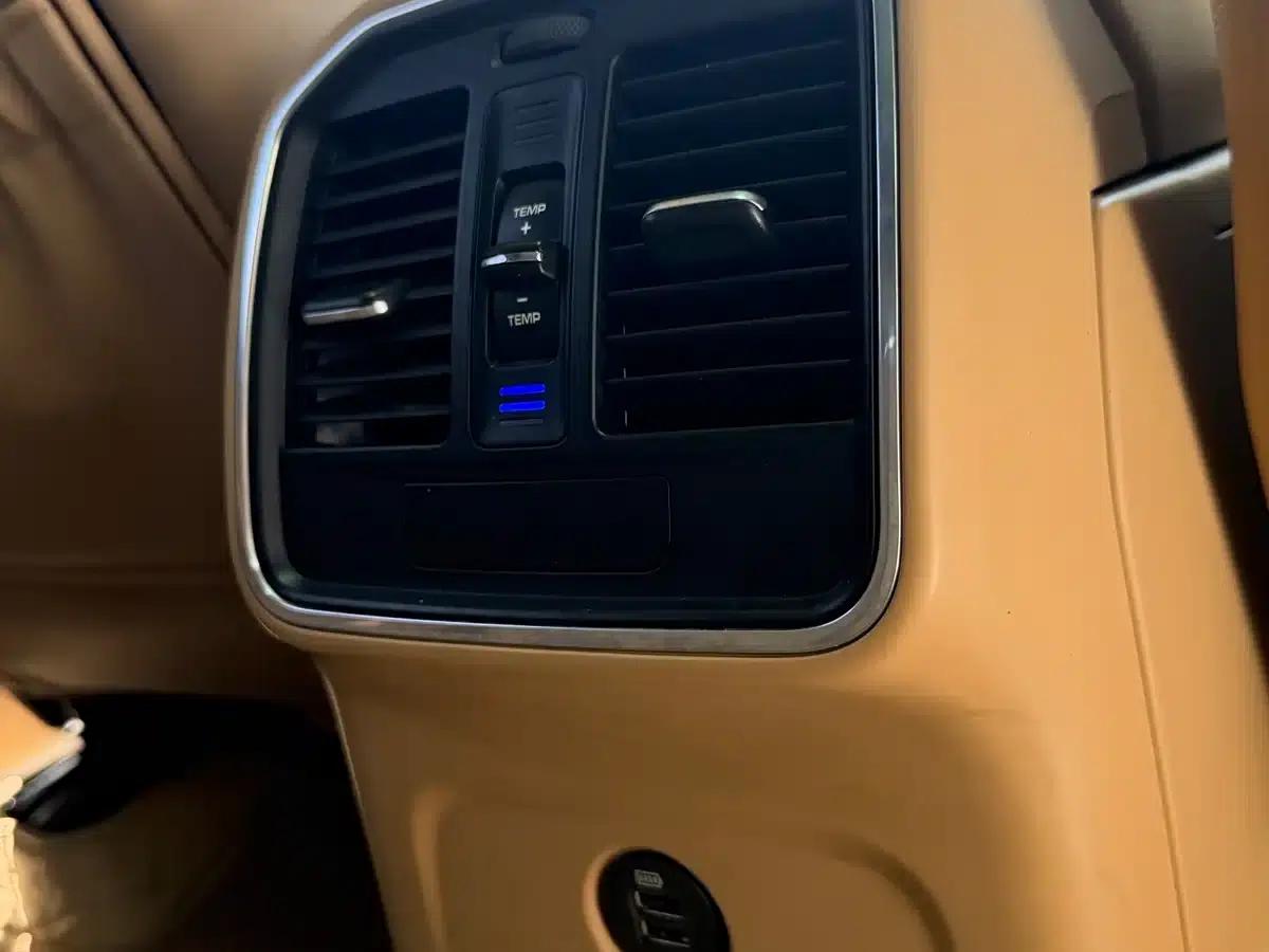 2017 Macan 2.0T — миниатюра 19