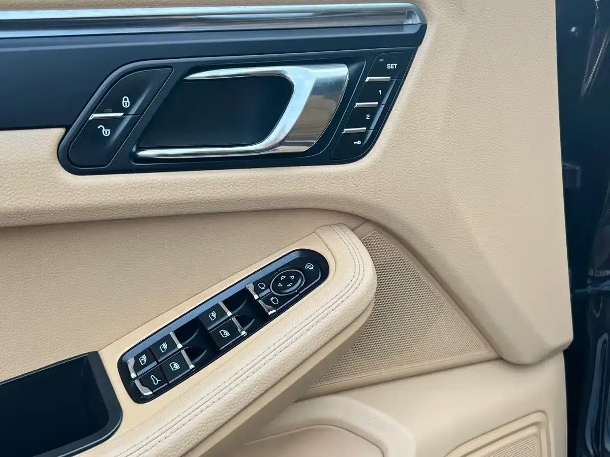 2014 Macan 2.0T — миниатюра 38