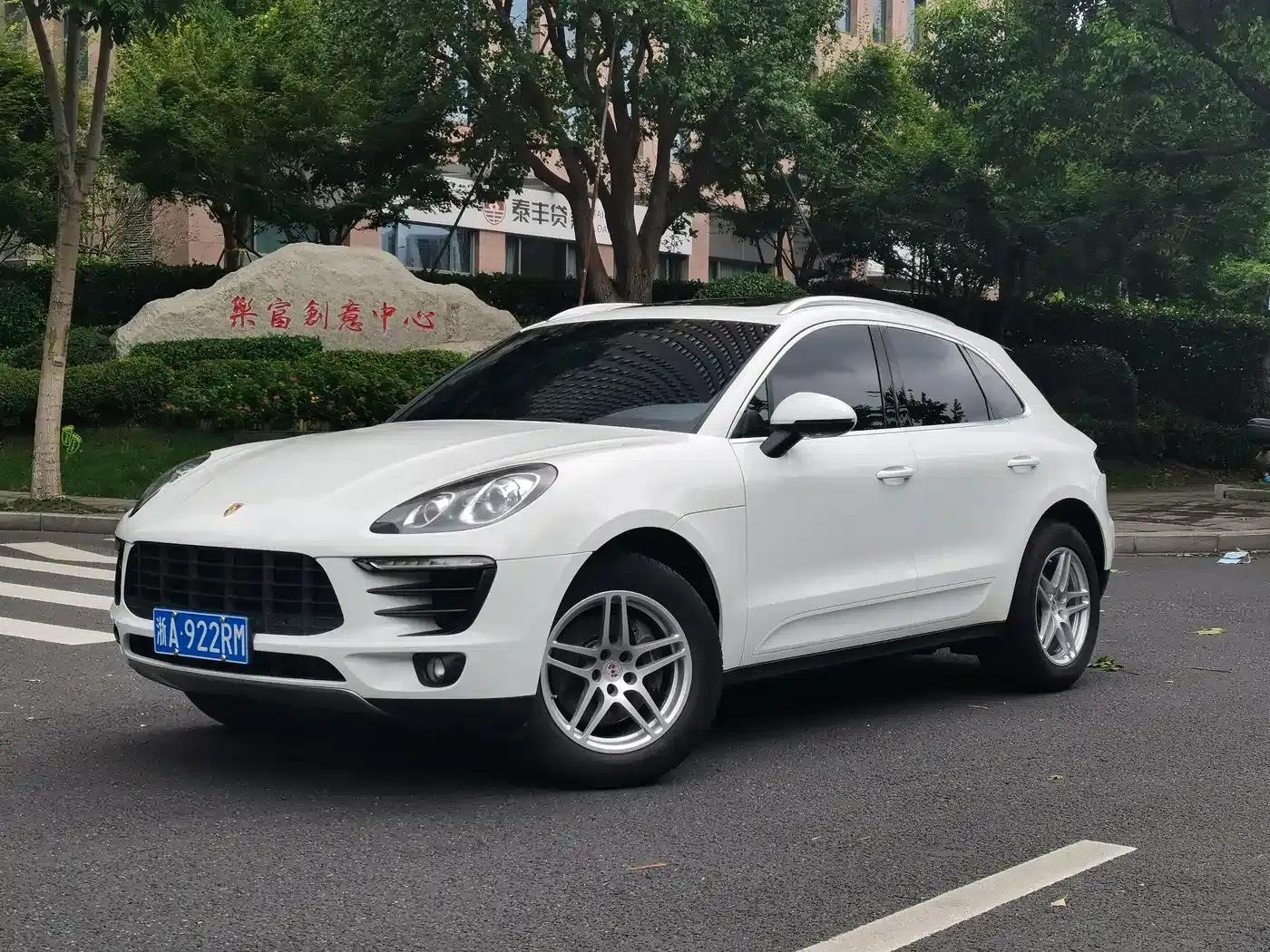 2016 Macan 2.0T — миниатюра 1