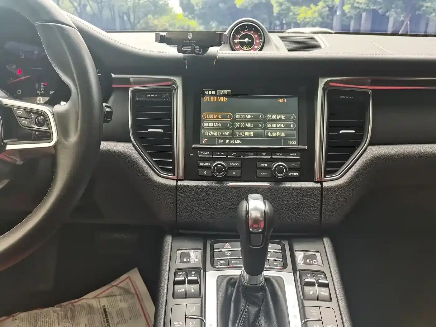 2016 Macan 2.0T — миниатюра 12