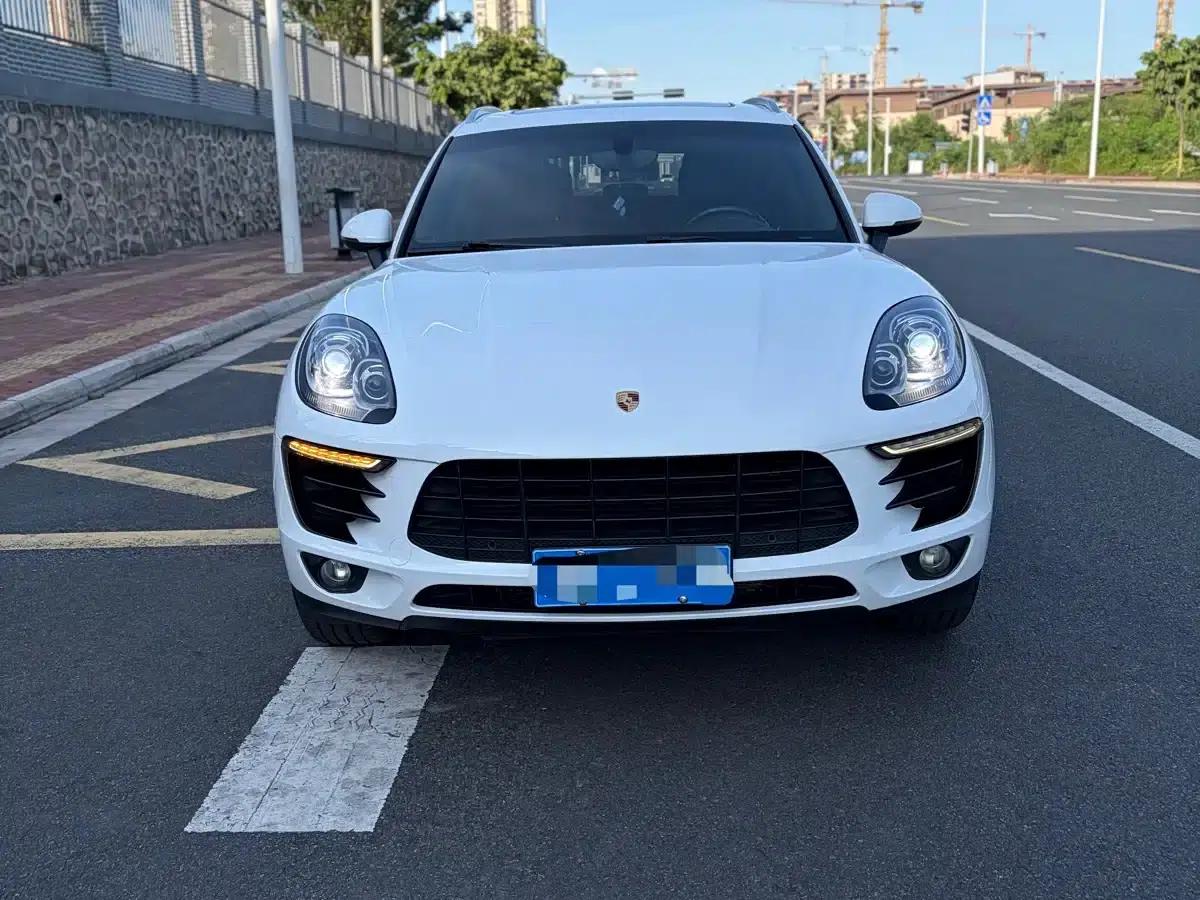 2016 Macan 2.0T — миниатюра 2