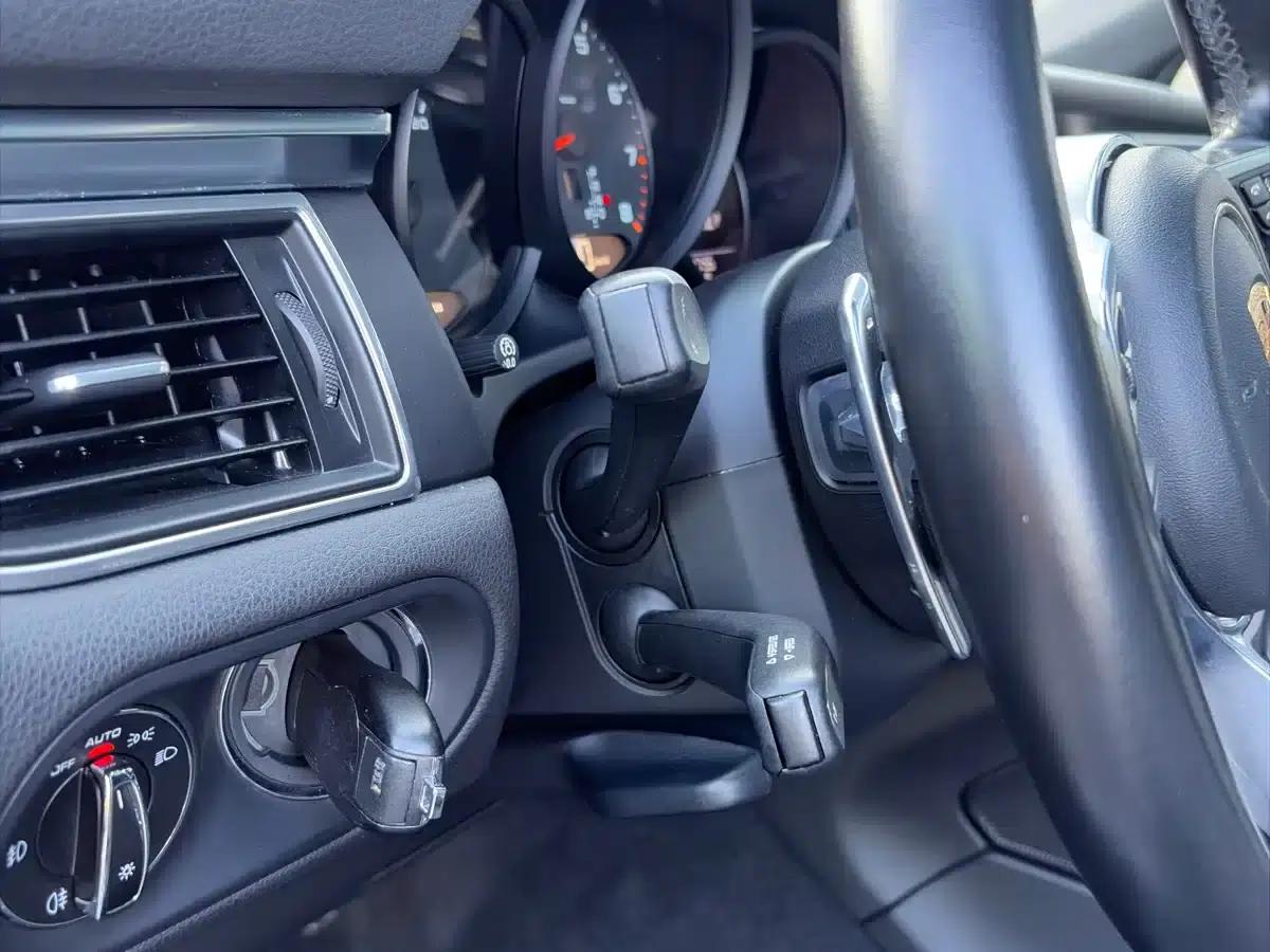 2016 Macan 2.0T — миниатюра 19