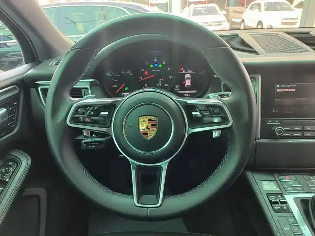2017 Macan 2.0T — миниатюра 11
