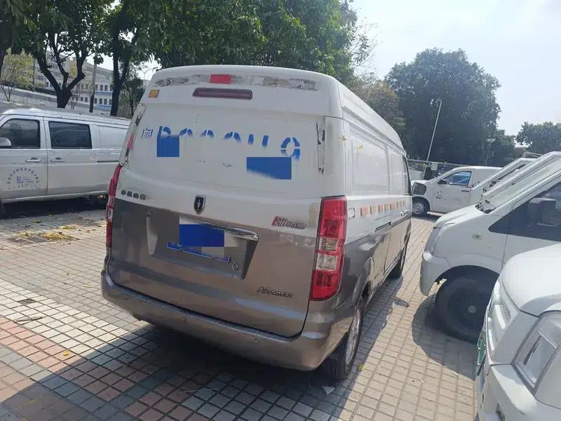 New Hiace X30L 2018 1.5L Wealth Edition DLCG14 — миниатюра 6